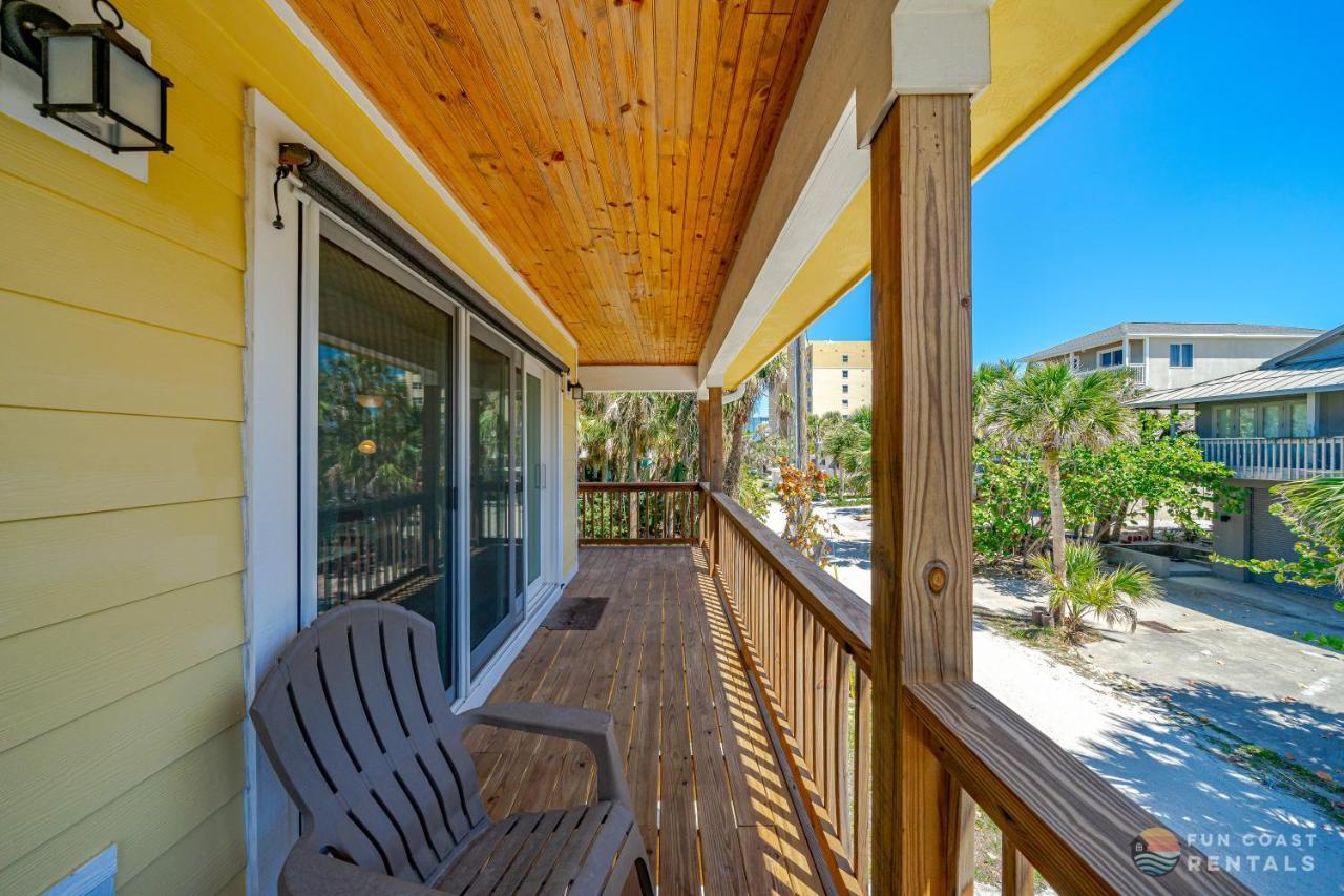 Dog Friendly Loft Steps From Beach With Gas Barbecue Grill And Upstairs Deck! New Smyrna Beach Exterior photo