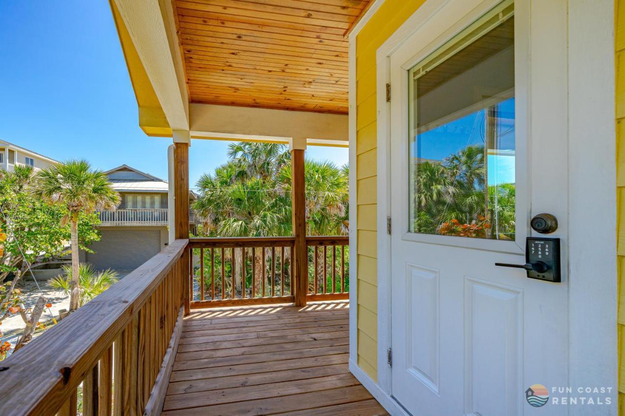 Dog Friendly Loft Steps From Beach With Gas Barbecue Grill And Upstairs Deck! New Smyrna Beach Exterior photo