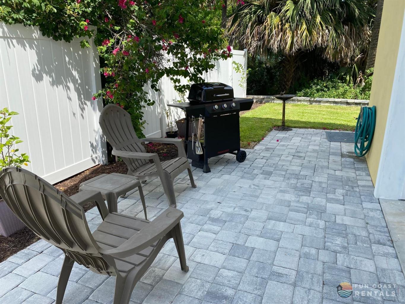 Dog Friendly Loft Steps From Beach With Gas Barbecue Grill And Upstairs Deck! New Smyrna Beach Exterior photo